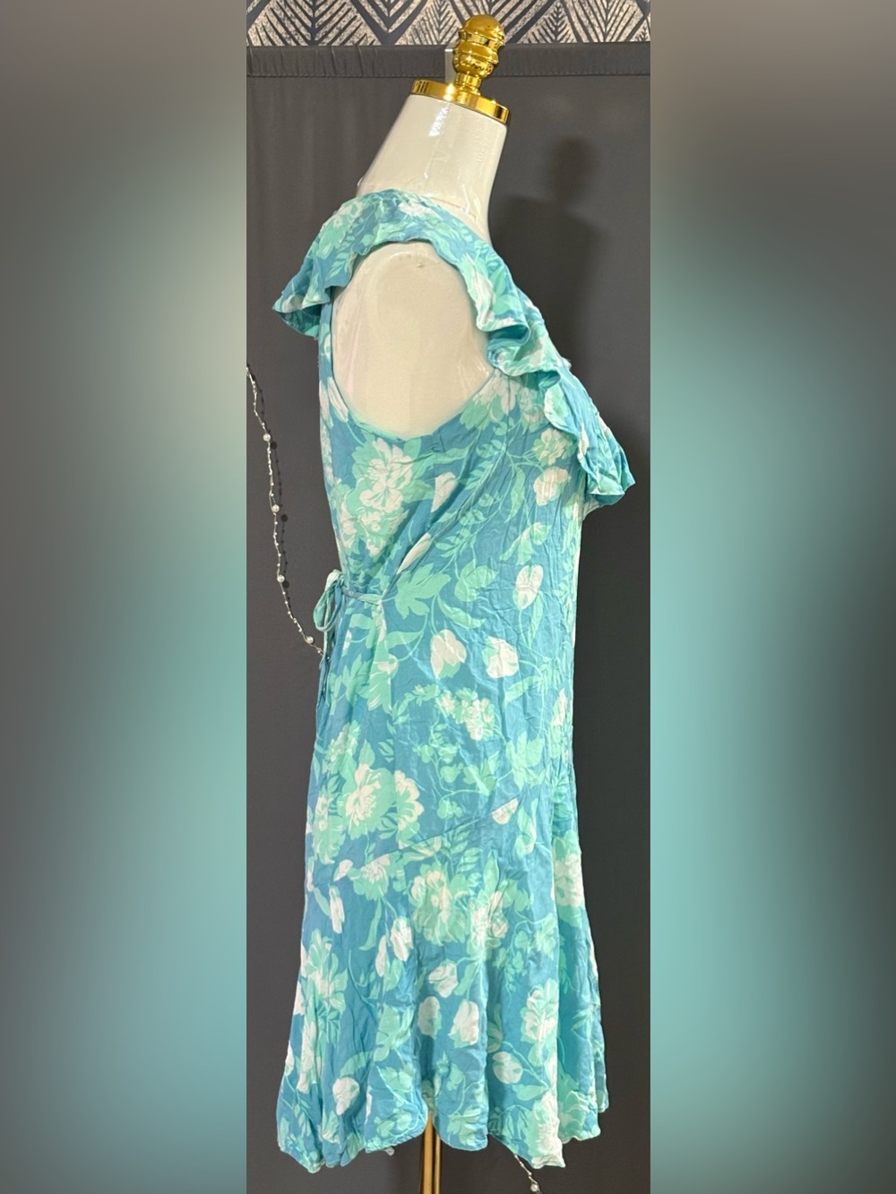 Calvin Klein Floral Challis Ruffle Hem
Dress Blue , 100% Rayon - Size 8 - Picture 6 of 17